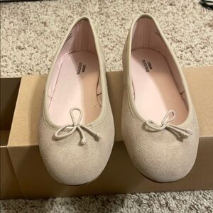 H&M Beige Ballet Flats